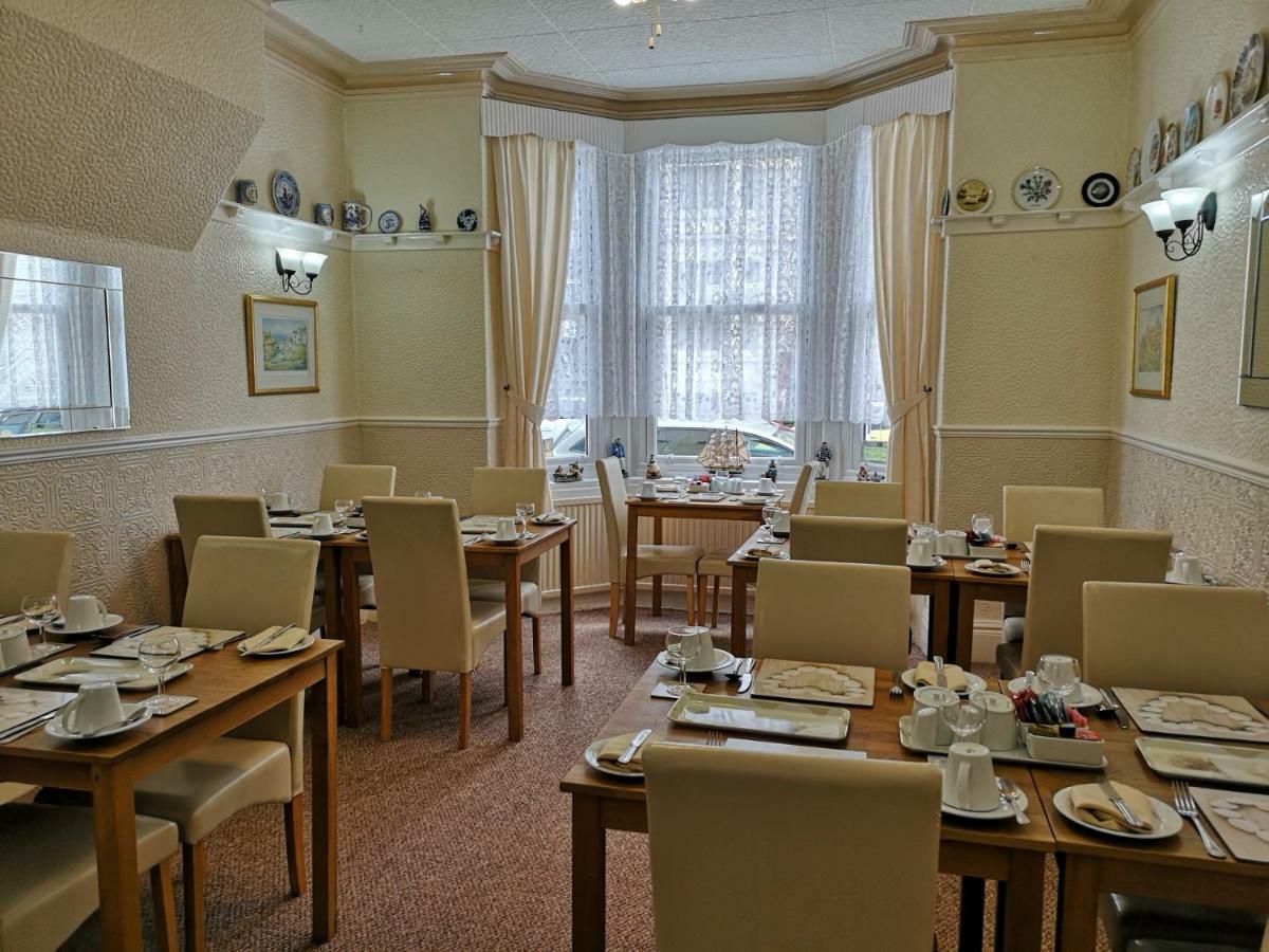 Sylvern House Hotel Скарбъро Екстериор снимка